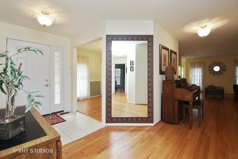 2139 N Coldspring Rd, Arlington Heights, IL 60004 photo 4