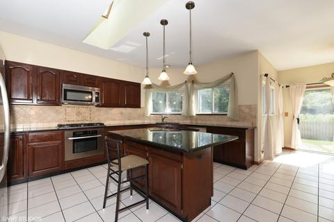 821 Hackberry Ln, Algonquin, IL 60102 photo 4