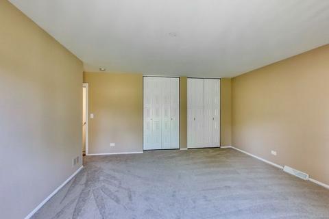 740 Circle Dr, Roselle, IL 60172 photo 8