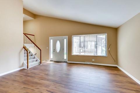 740 Circle Dr, Roselle, IL 60172 photo 3