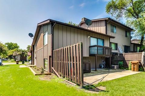 740 Circle Dr, Roselle, IL 60172 photo 21