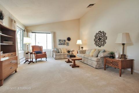 2930 Applegate Rd, Glenview, IL 60025 photo 2