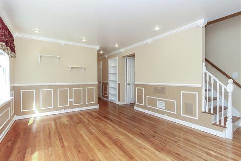 510 S Edison Ave, Elgin, IL 60123 photo 4