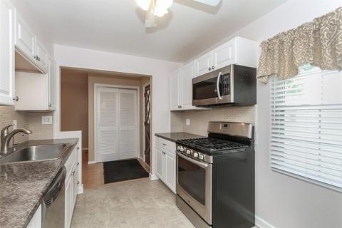 510 S Edison Ave, Elgin, IL 60123 photo 9