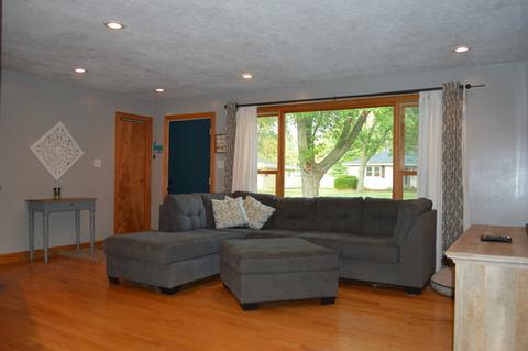 155 Lee St, Manhattan, IL 60442 photo 4