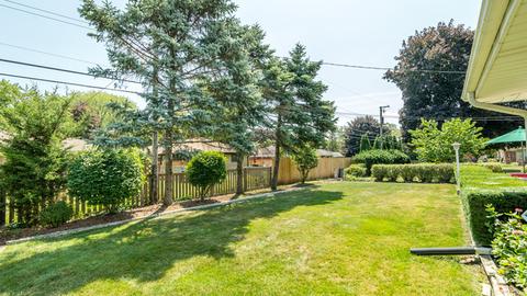 435 Pinehurst Dr, Des Plaines, IL 60016 photo 2