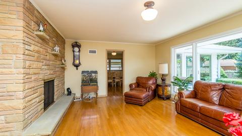 435 Pinehurst Dr, Des Plaines, IL 60016 photo 8