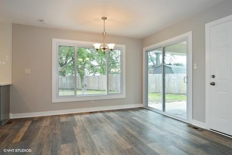1075 Cobble Hill Ct, Hoffman Estates, IL 60169 photo 4