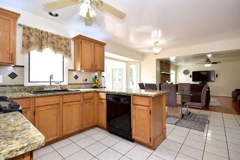 2145 W Cimarron Way, Addison, IL 60101 photo 7