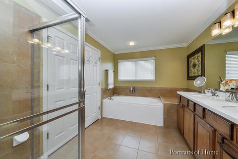 308 Monument Rd, Elgin, IL 60124 photo 9