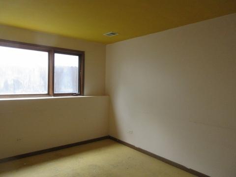 435 N Addison Rd, Addison, IL 60101 photo 9