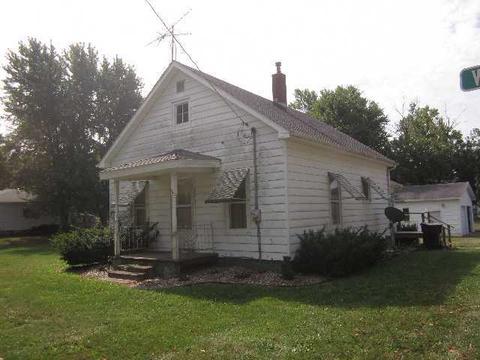 501 E Washington St, Donovan, IL 60931 photo 1