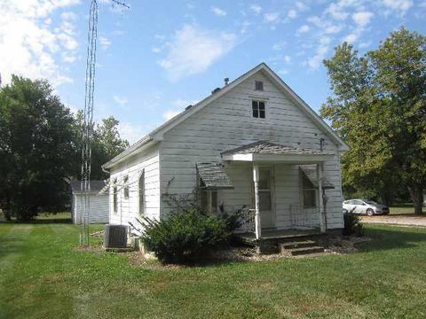 501 E Washington St, Donovan, IL 60931 photo 3