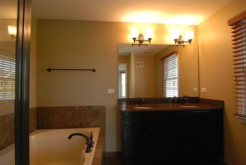 2862 Commons Dr, Glenview, IL 60026 photo 9
