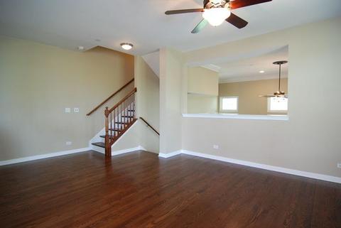 2862 Commons Dr, Glenview, IL 60026 photo 3