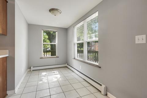 431 E 11th St, Lockport, IL 60441 photo 4