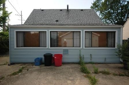 565 S Edison Ave, Elgin, IL 60123 photo 3