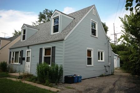 565 S Edison Ave, Elgin, IL 60123 photo 2