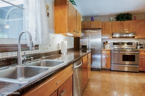 390 Frederick Ln, Hoffman Estates, IL 60169 photo 3