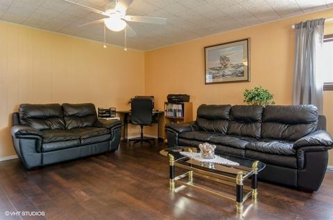 390 Frederick Ln, Hoffman Estates, IL 60169 photo 8