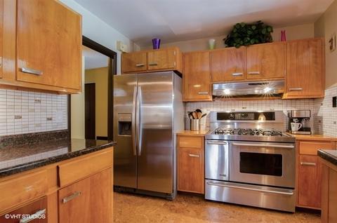 390 Frederick Ln, Hoffman Estates, IL 60169 photo 4