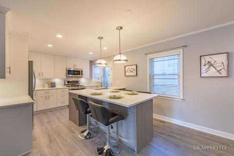 2100 Maple Ave, Northbrook, IL 60062 photo 9
