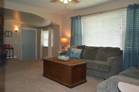 4402 N Dennis Blvd, Johnsburg, IL 60051 photo 9