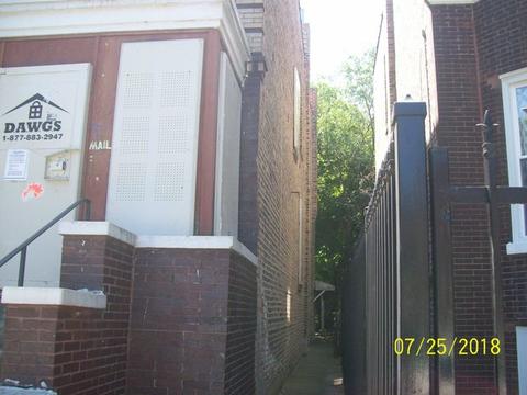 365 E 70th St, Chicago, IL 60637 photo 2