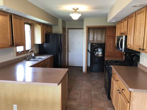 369 Ash Ct, Dekalb, IL 60115 photo 3