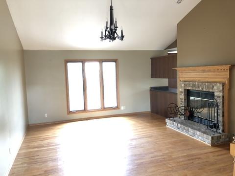 369 Ash Ct, Dekalb, IL 60115 photo 2