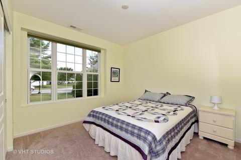 2805 Beacon Point Cir, Elgin, IL 60124 photo 13