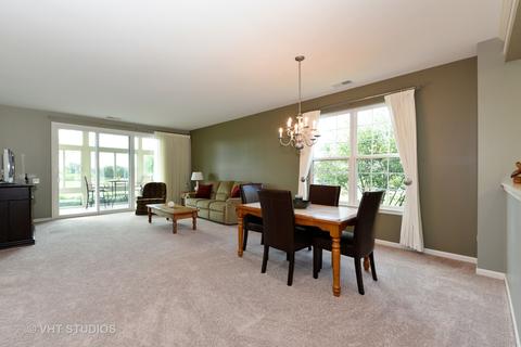 2805 Beacon Point Cir, Elgin, IL 60124 photo 4