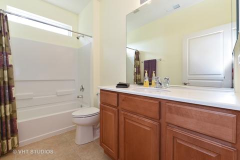 2805 Beacon Point Cir, Elgin, IL 60124 photo 14