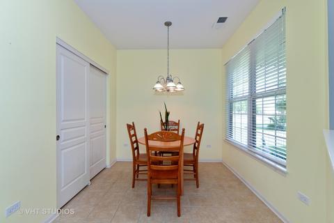 2805 Beacon Point Cir, Elgin, IL 60124 photo 7