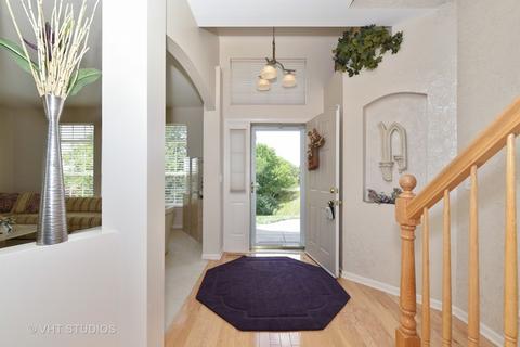 2653 Maple Cir, West Dundee, IL 60118 photo 2