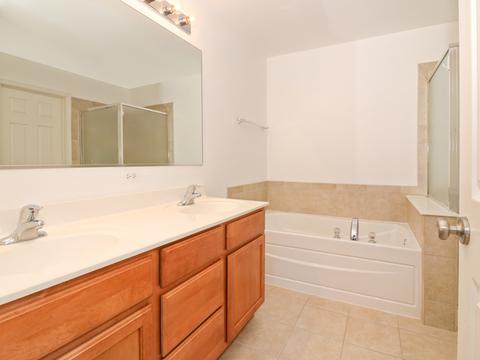 408 Legend Ln, Mchenry, IL 60050 photo 11