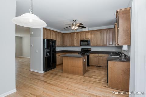 362 Broadmoor Ln, Bartlett, IL 60103 photo 4