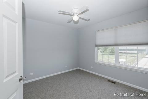 362 Broadmoor Ln, Bartlett, IL 60103 photo 7