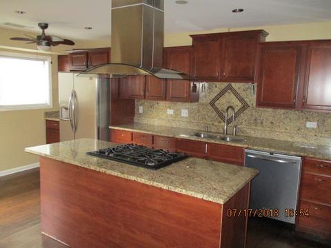 2 Creekside Cir #D, Elgin, IL 60123 photo 4