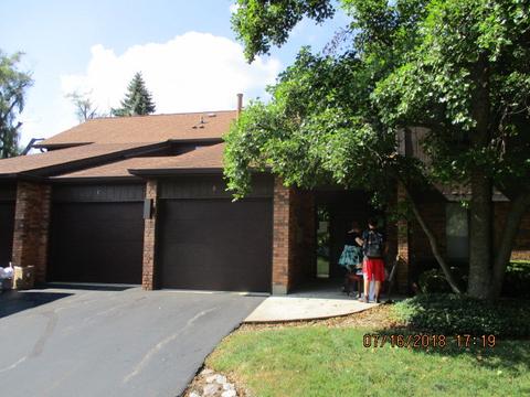 2 Creekside Cir #D, Elgin, IL 60123 photo 1