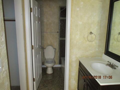 2 Creekside Cir #D, Elgin, IL 60123 photo 10