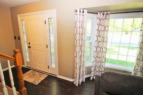 865 Crest Dr, Cary, IL 60013 photo 3