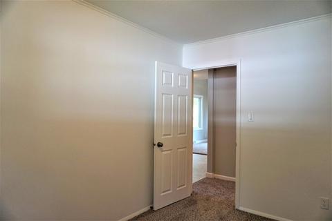 511 Jackson St, Champaign, IL 61821 photo 13