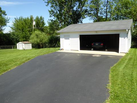 1475 Dennison Rd, Hoffman Estates, IL 60195 photo 3