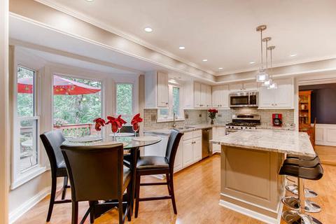 2327 Albright Ln, Wheaton, IL 60189 photo 6