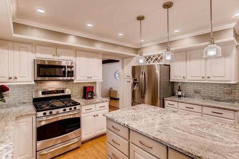 2327 Albright Ln, Wheaton, IL 60189 photo 9
