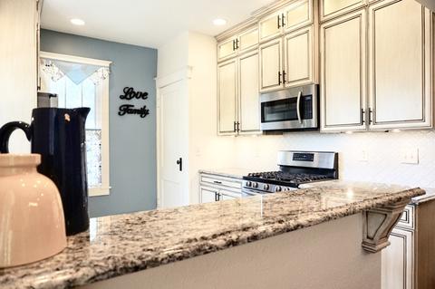 411 Adams St, Ottawa, IL 61350 photo 7