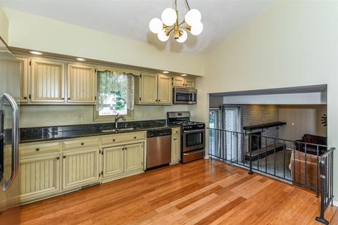 15612 Pine Rd, Oak Forest, IL 60452 photo 4