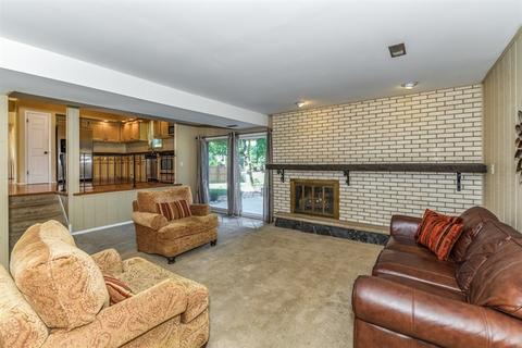 15612 Pine Rd, Oak Forest, IL 60452 photo 6