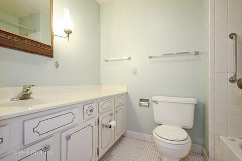 1038 Harbour Ct #1BR, Wheeling, IL 60090 photo 8